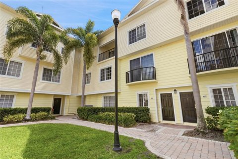 Condo in Tampa, Florida, 2 bedrooms № 2258625