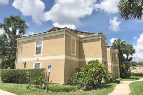 Купить кондоминиум в Корал-Спрингс, Флорида 2 спальни, 98.48м2, № 1957981 - фото 1