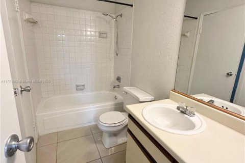 Купить кондоминиум в Корал-Спрингс, Флорида 2 спальни, 98.48м2, № 1957981 - фото 11