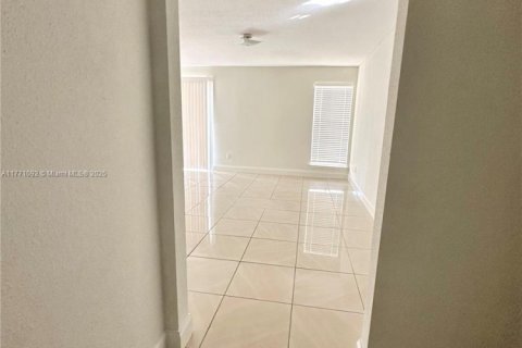 Купить кондоминиум в Корал-Спрингс, Флорида 2 спальни, 98.48м2, № 1957981 - фото 9