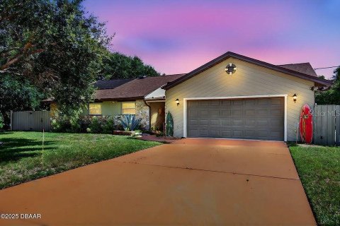 Villa ou maison à vendre à Ponce Inlet, Floride: 4 chambres, 218.04 m2 № 1885420 - photo 1