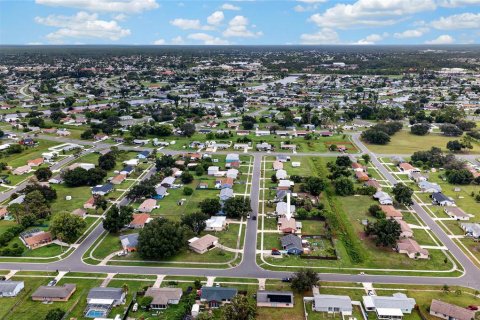 Villa ou maison à vendre à North Port, Floride: 2 chambres, 83.89 m2 № 2277176 - photo 23