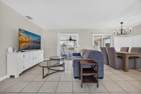 Villa ou maison à vendre à North Port, Floride: 2 chambres, 83.89 m2 № 2277176 - photo 6