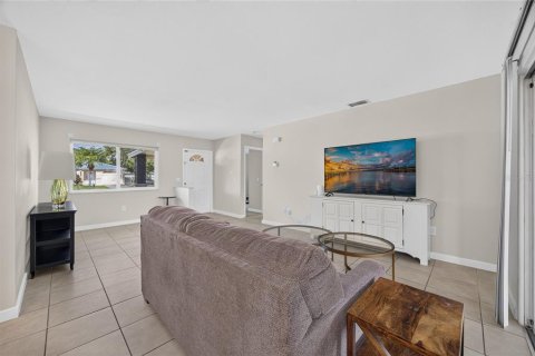 Villa ou maison à vendre à North Port, Floride: 2 chambres, 83.89 m2 № 2277176 - photo 9