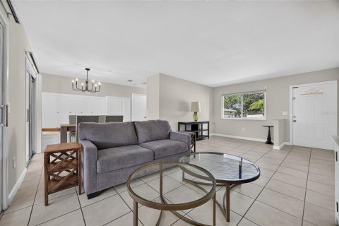 Villa ou maison à vendre à North Port, Floride: 2 chambres, 83.89 m2 № 2277176 - photo 8