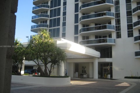 Copropriété à louer à Miami Beach, Floride: 1 chambre, 102.19 m2 № 1989750 - photo 1