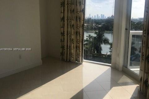 Copropriété à louer à Miami Beach, Floride: 1 chambre, 102.19 m2 № 1989750 - photo 6