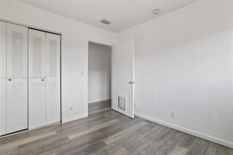 Touwnhouse à vendre à Opa-locka, Floride: 3 chambres, 117.34 m2 № 1974285 - photo 18