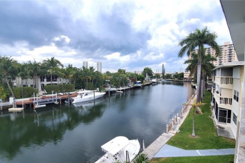 Copropriété à vendre à Hallandale Beach, Floride: 1 chambre, 65.03 m2 № 1990639 - photo 14