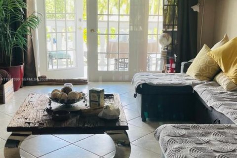 Copropriété à vendre à Hallandale Beach, Floride: 1 chambre, 65.03 m2 № 1990639 - photo 20