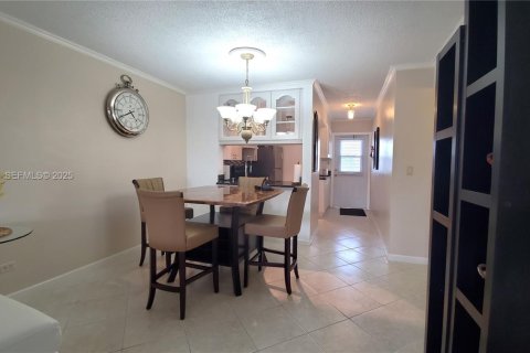Copropriété à vendre à Hallandale Beach, Floride: 1 chambre, 65.03 m2 № 1990639 - photo 1