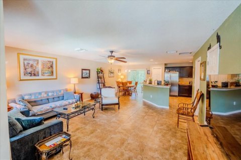 Townhouse in Wesley Chapel, Florida 3 bedrooms, 146.41 sq.m. № 1835810 - photo 2