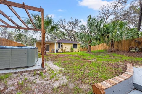 House in Brandon, Florida 4 bedrooms, 149.57 sq.m. № 1556499 - photo 16