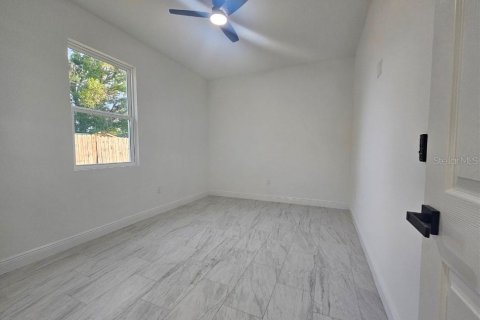 House in Sanford, Florida 3 bedrooms, 121.05 sq.m. № 2403377 - photo 14