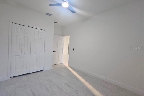 House in Sanford, Florida 3 bedrooms, 121.05 sq.m. № 2403377 - photo 9