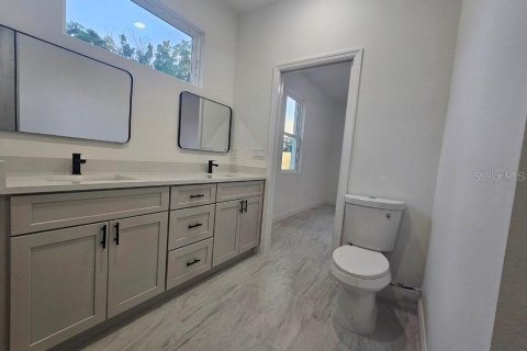House in Sanford, Florida 3 bedrooms, 121.05 sq.m. № 2403377 - photo 10