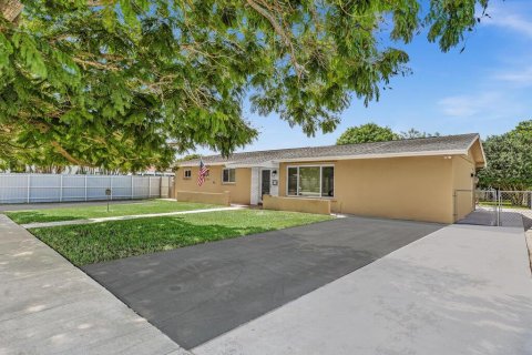 Villa ou maison à Miami, Floride 3 chambres, 167.69 m2 № 2397998