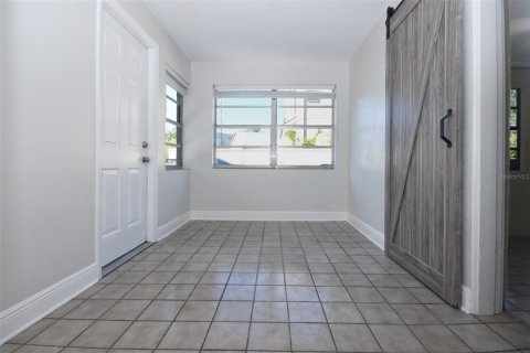 House in Orlando, Florida 2 bedrooms, 107.02 sq.m. № 2395941 - photo 15