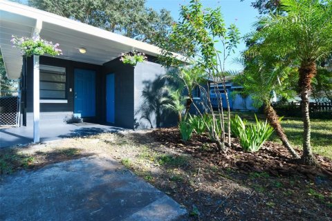 House in Orlando, Florida 2 bedrooms, 107.02 sq.m. № 2395941 - photo 24
