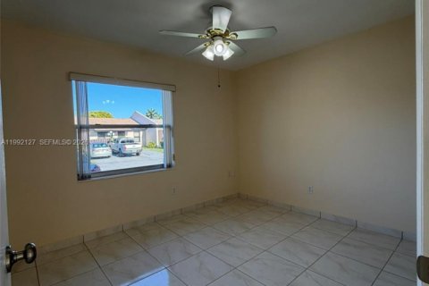 Adosado en alquiler en Miami, Florida, 3 dormitorios, 113.81 m2 № 2055554 - foto 17