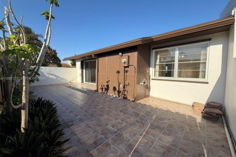 Adosado en alquiler en Miami, Florida, 3 dormitorios, 113.81 m2 № 2055554 - foto 25