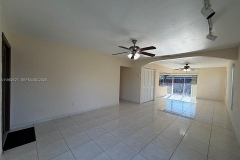 Adosado en alquiler en Miami, Florida, 3 dormitorios, 113.81 m2 № 2055554 - foto 7