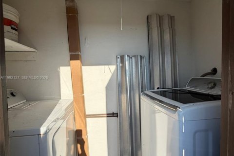 Adosado en alquiler en Miami, Florida, 3 dormitorios, 113.81 m2 № 2055554 - foto 24