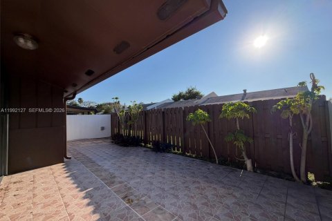 Adosado en alquiler en Miami, Florida, 3 dormitorios, 113.81 m2 № 2055554 - foto 27