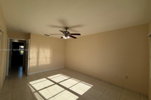 Adosado en alquiler en Miami, Florida, 3 dormitorios, 113.81 m2 № 2055554 - foto 14
