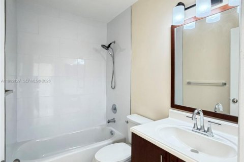 Adosado en alquiler en Miami, Florida, 3 dormitorios, 113.81 m2 № 2055554 - foto 20
