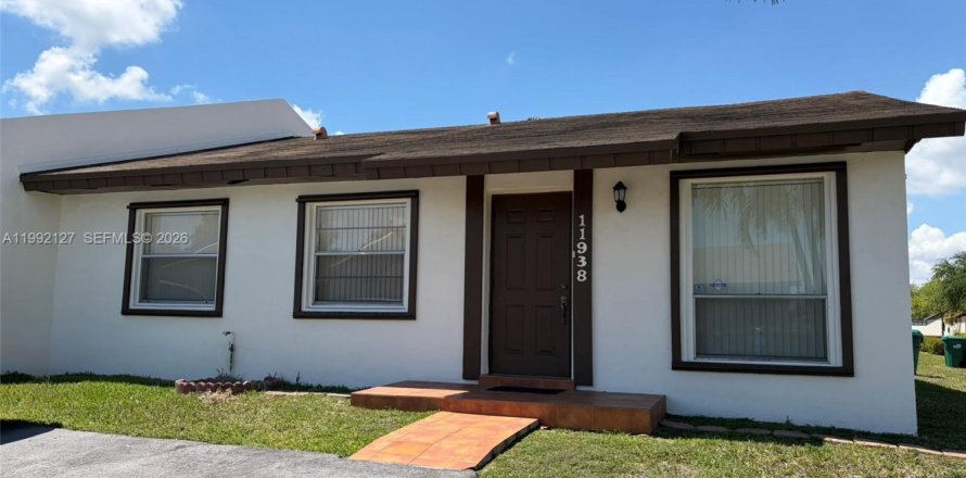 Adosado en Miami, Florida 3 dormitorios, 113.81 m2 № 2055554