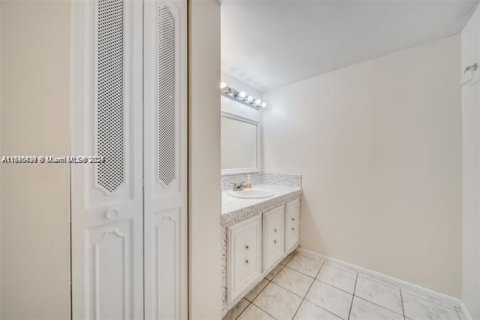 Copropriété à vendre à Lauderdale Lakes, Floride: 1 chambre, 78.97 m2 № 1935723 - photo 30