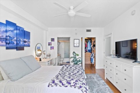 Condo in Miami, Florida, 1 bedroom № 1964859 - photo 15
