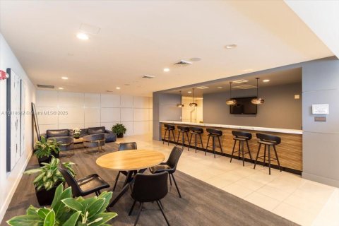 Condo in Miami, Florida, 1 bedroom № 1964859 - photo 27
