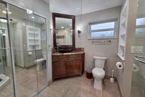 House in Oakland Park, Florida 4 bedrooms, 150.04 sq.m. № 1986129 - photo 12