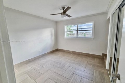 House in Oakland Park, Florida 4 bedrooms, 150.04 sq.m. № 1986129 - photo 16