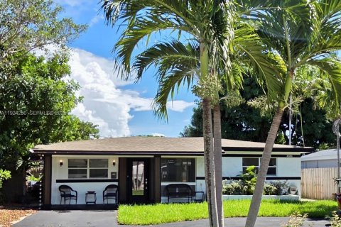 House in Oakland Park, Florida 4 bedrooms, 150.04 sq.m. № 1986129 - photo 2