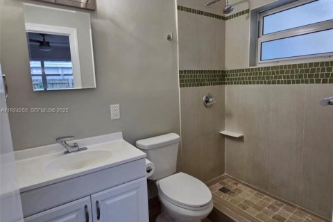 House in Oakland Park, Florida 4 bedrooms, 150.04 sq.m. № 1986129 - photo 18