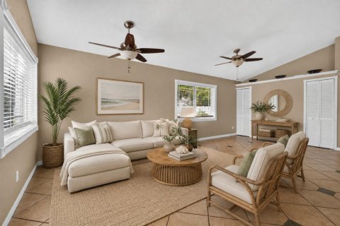 House in Jupiter, Florida 3 bedrooms, 122.91 sq.m. № 2185353 - photo 8