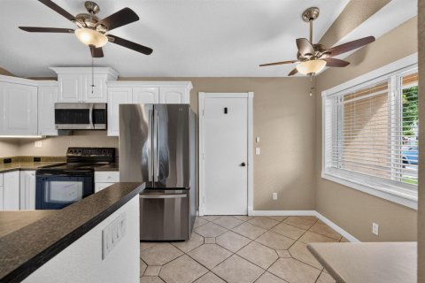 House in Jupiter, Florida 3 bedrooms, 122.91 sq.m. № 2185353 - photo 9
