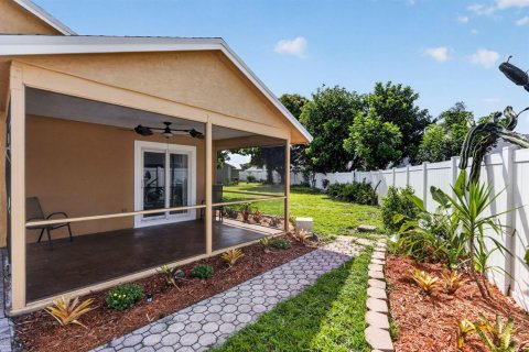 House in Jupiter, Florida 3 bedrooms, 122.91 sq.m. № 2185353 - photo 30