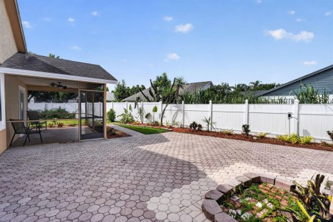 House in Jupiter, Florida 3 bedrooms, 122.91 sq.m. № 2185353 - photo 15
