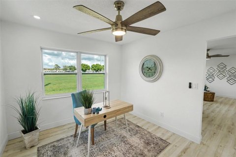Villa ou maison à vendre à Pinellas Park, Floride: 2 chambres, 153.2 m2 № 2329580 - photo 12