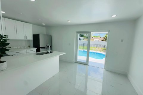 Купить виллу или дом в Хайалиа, Флорида 4 спальни, 241.73м2, № 1785721 - фото 8
