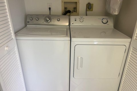 Copropriété à louer à Boca Raton, Floride: 2 chambres, 116.59 m2 № 1179587 - photo 1