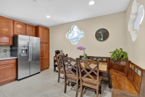 Condo in Weston, Florida, 2 bedrooms  № 2009779 - photo 12