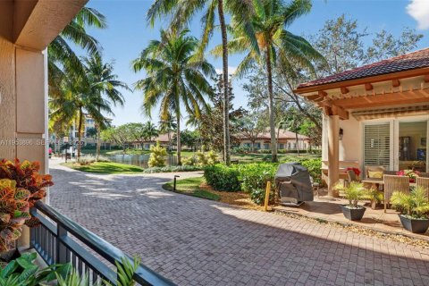 Condo in Weston, Florida, 2 bedrooms  № 2009779 - photo 30