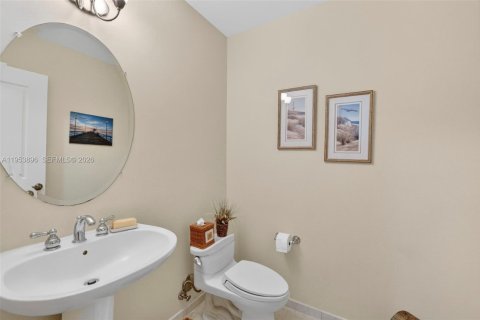Condo in Weston, Florida, 2 bedrooms  № 2009779 - photo 27
