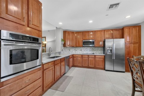 Condo in Weston, Florida, 2 bedrooms  № 2009779 - photo 11