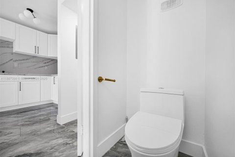 Снять в аренду кондоминиум в Санни-Айлс-Бич, Флорида 1 спальня, 86.4м2, № 1942567 - фото 14